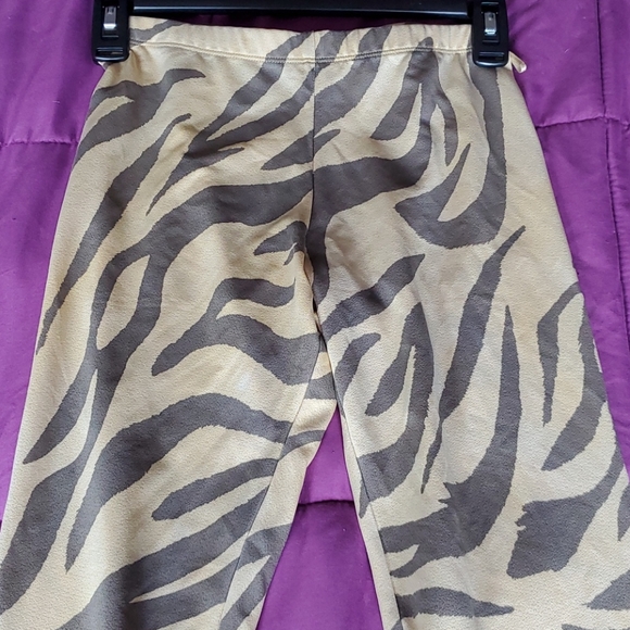 Vintage Spell Leggings - Picture 3 of 11